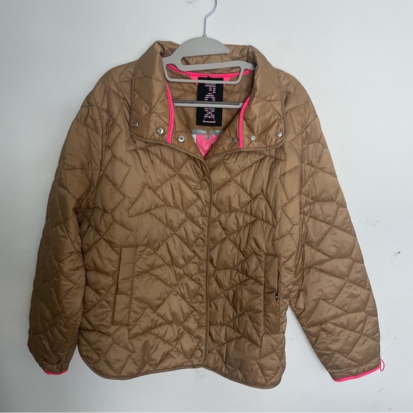 Fuchs Schmitt Camel Quilted Lightweight Waterproof Jacket with Fuchsia Border - Picture 3 of 10